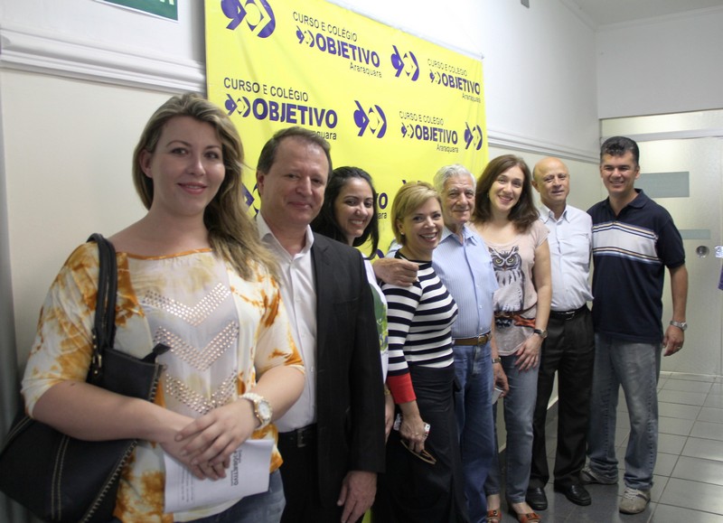 Vereadores prestigiam Feira do Conhecimento do Colégio Objetivo