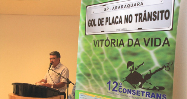 Tenente Santana diz às crianças que educação é tripé do Trânsito