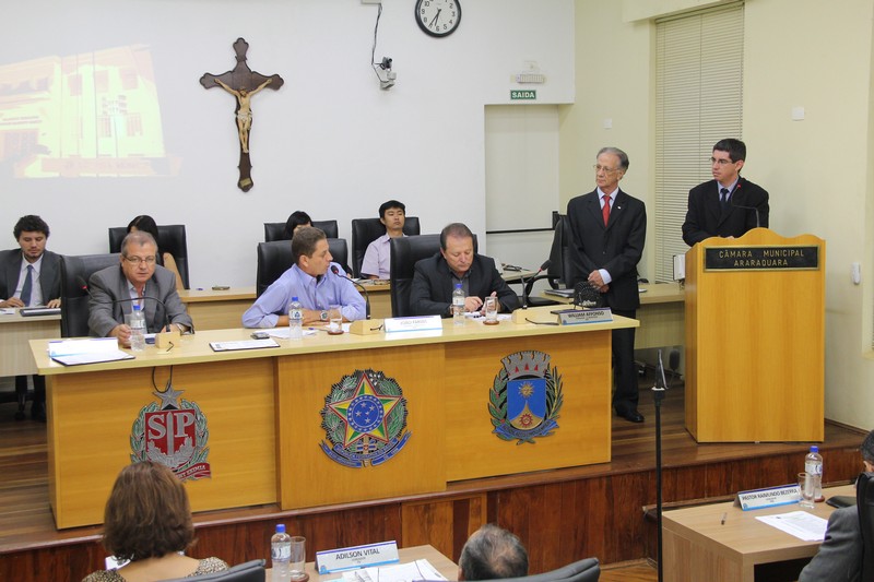 Projeto de João Farias apoia prerrogativas de advogados