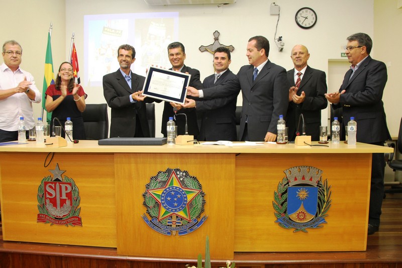 Beto Pela Fé recebe da Câmara Diploma de Honra ao Mérito 
