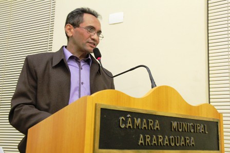 Projeto do vereador Pastor Raimundo proíbe exigência do uso de roupas que depreciem a imagem da mulher no trabalho