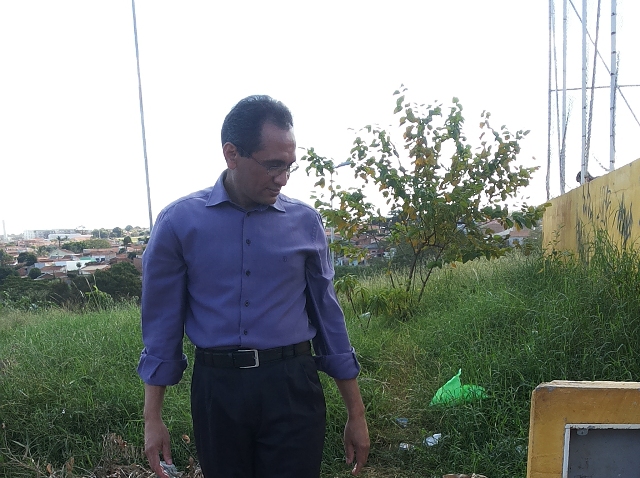Vereador Pastor Raimundo quer a Praça aos cuidados do Povo