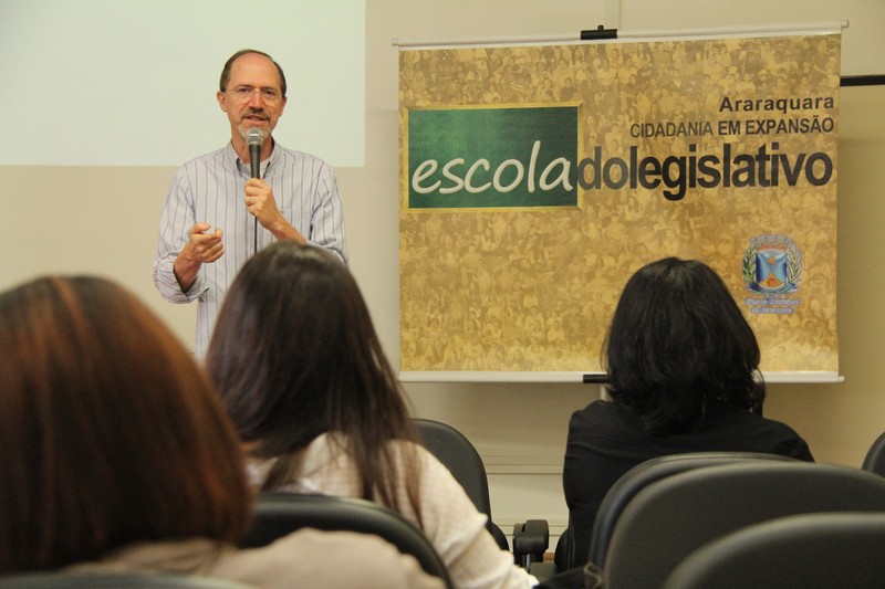 Guedes fala sobre contabilidade pública na Escola do Legislativo