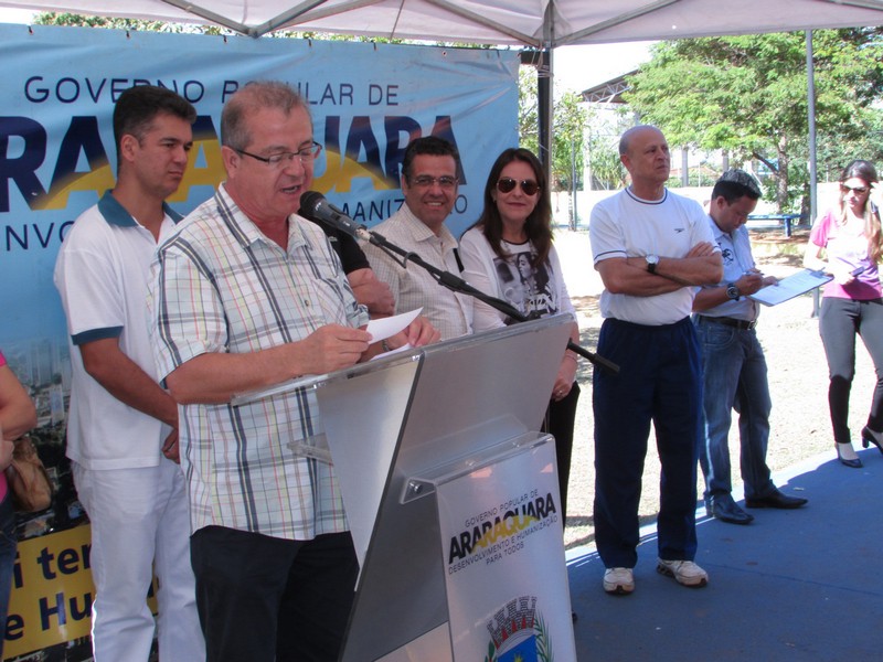 Vereadores participam da inauguração de academia adaptada