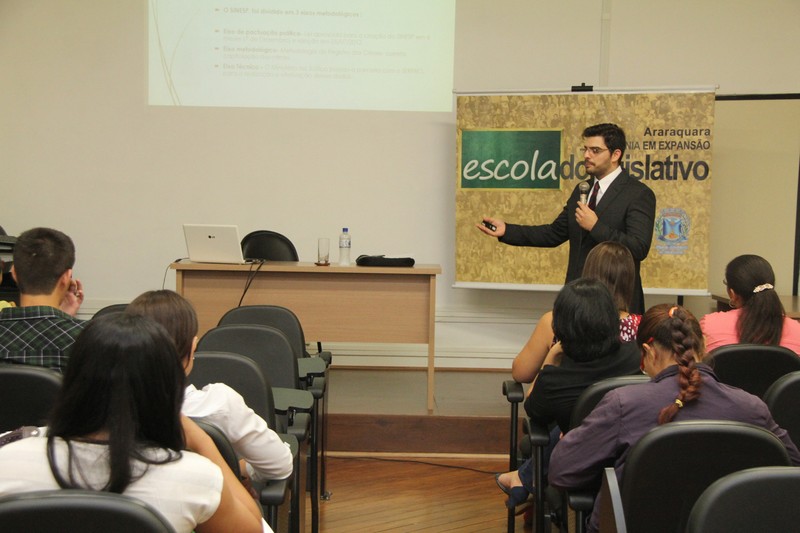 Escola do Legislativo encerra curso de Direitos Humanos