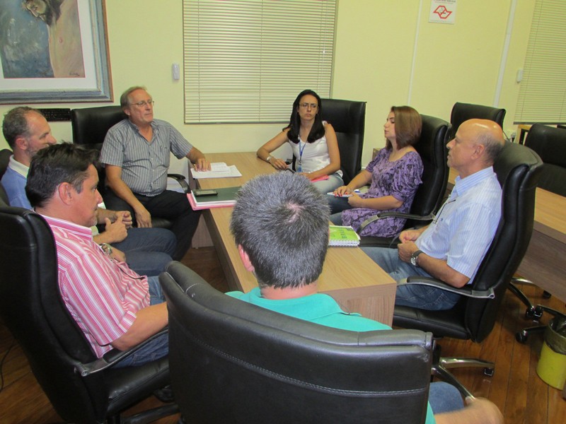 Vereadores promovem reunião para tratar de descarte de gesso