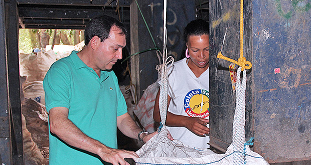 Gerson da Farmácia conhece o trabalho da Acácia