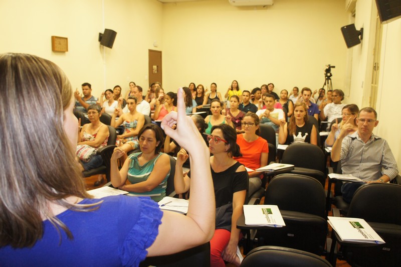 Curso de Libras da Escola do Legislativo começa com sucesso de público