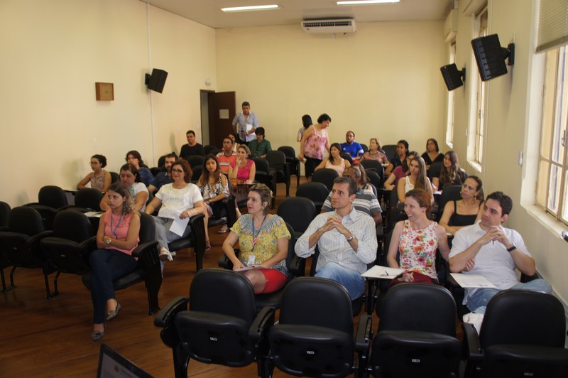 Presidente da Escola do Legislativo Edna Martins abre minicurso na Semana Jurídica