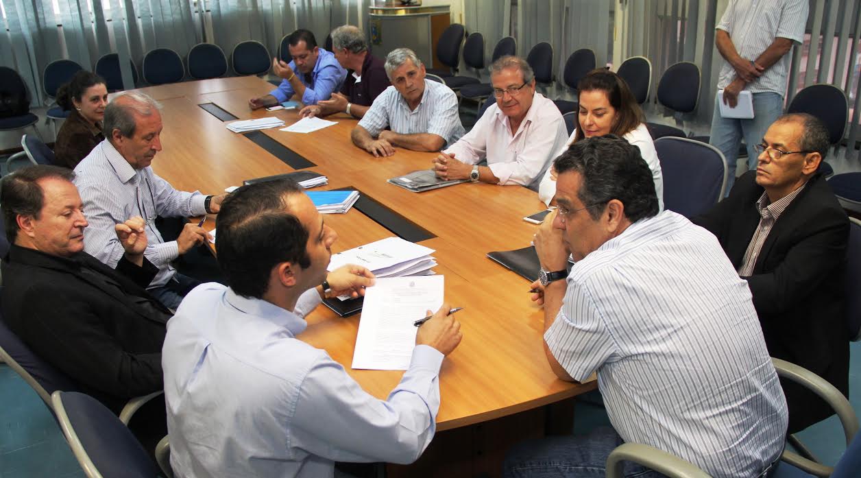 Jair Martineli consegue reconstrução da cobertura do Estádio Municipal do Botânico
