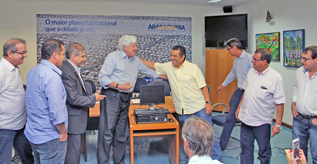 Cast Informática formaliza doação de computadores a entidades sociais