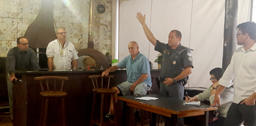 Dr. Elton Negrini se reúne com moradores do Cidade Jardim