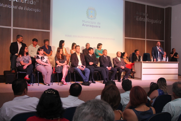 Secretariado municipal majoritariamente feminino toma posse na Biblioteca Municipal