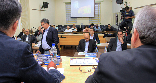 Inédito pedido coletivo de informações reúne 17 vereadores da Câmara Municipal