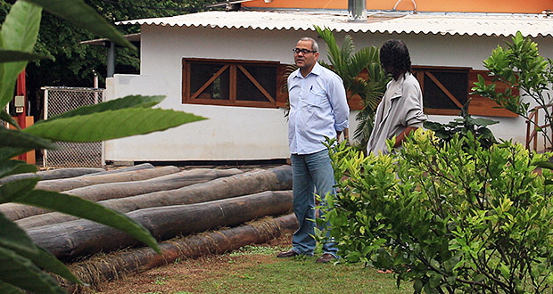 Edio Lopes visita comunidade terapêutica e vê resultado de reformas