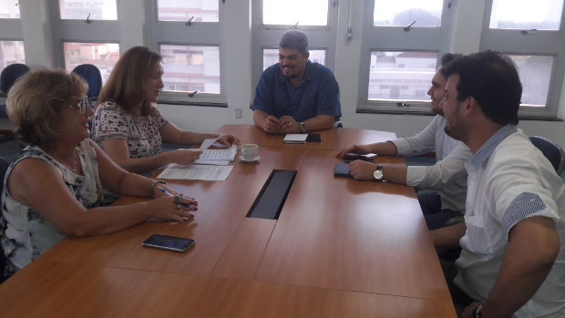Juliana Damus se reúne com chefe de gabinete para encaminhar demandas e projetos