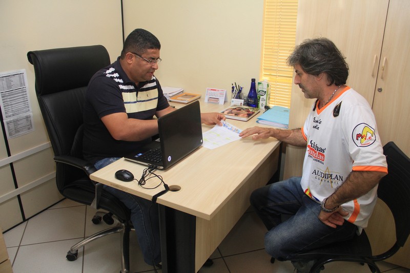Sem local para jogar, time de futsal de Bueno pede auxílio ao vereador Zé Luiz