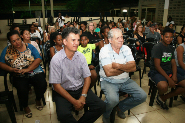 Yashuda participa de reunião com moradores do Jardim Universal