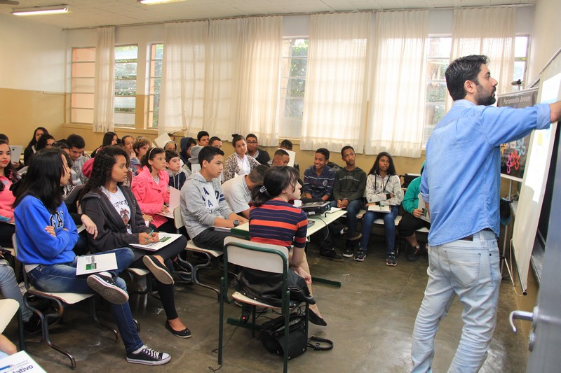 Formação Política: Curso é oferecido a alunos do 9º ano pela Escola do Legislativo