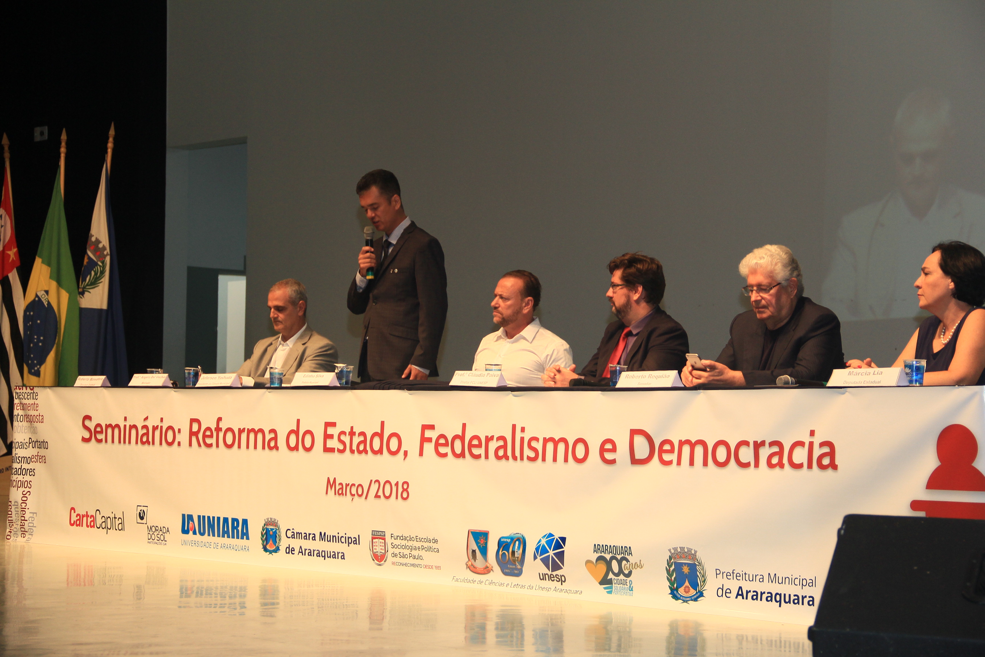 Em seminário, acadêmicos, políticos e gestores discutem o novo papel do Estado