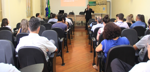 Palestra aborda Direitos do Consumidor Bancário