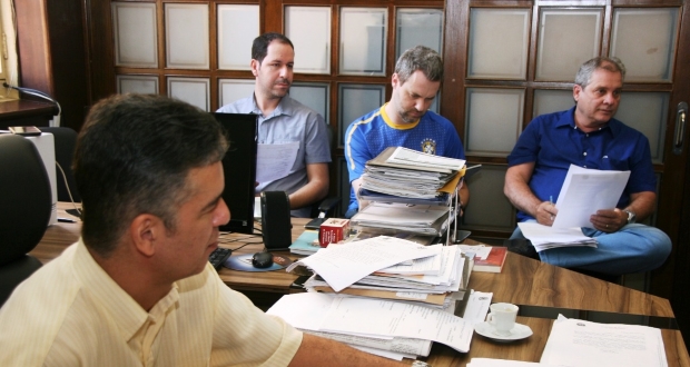 Vereadores analisam projeto que institui programa de desligamento voluntário para servidores municipais