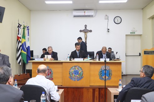 Restaurantes populares recebem investimentos e cobrança de IPTU é revista