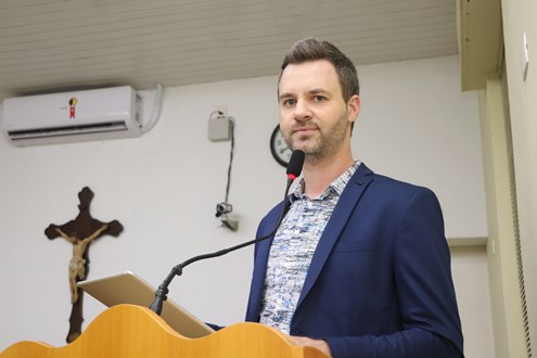 Rafael de Angeli busca ampliar atendimento a idosos