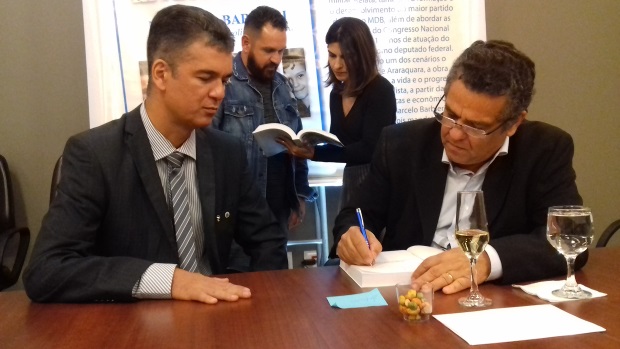 Yashuda participa do lançamento de biografia de Marcelo Barbieri