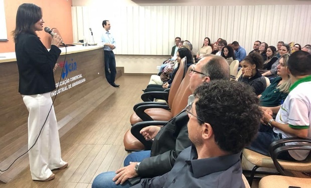 Yashuda participa de palestra na Acia