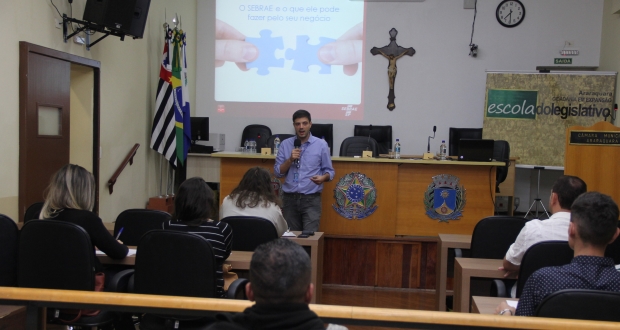 Palestra sobre MEI encerra II Semana do Jovem Empreendedor
