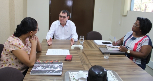 Gerson da Farmácia apresenta ferramenta que promete auxiliar a alfabetização
