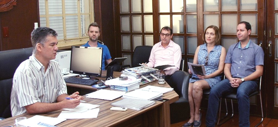 Vereadores analisam projetos de regularização de obras e recursos para centro de estabilização