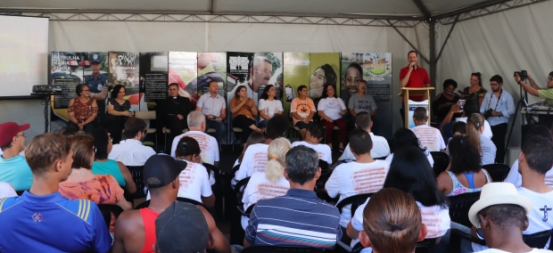 Em clima natalino, Café da Manhã Solidário é realizado pelo segundo ano consecutivo na Praça Pedro de Toledo