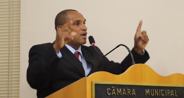 Toninho do Mel pede informações sobre falta de medicamentos de alto custo